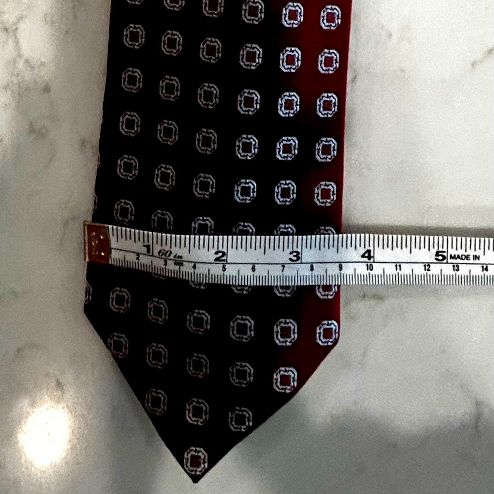 Men’s Ermenegildo Zegna silk tie 60” long and 3-1/2” wide